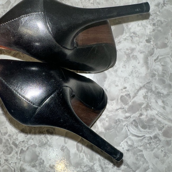 STUART WEITZMAN BLACK NAPPA STILTS CLOSED TOE PUMPS ~ WOMENS US SIZE: 7 M - Picture 3 of 7
